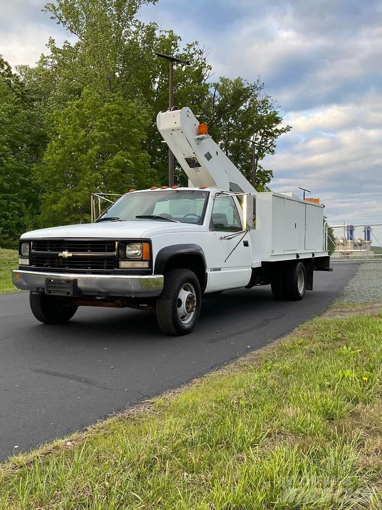 Chevrolet K3500 Пикапи