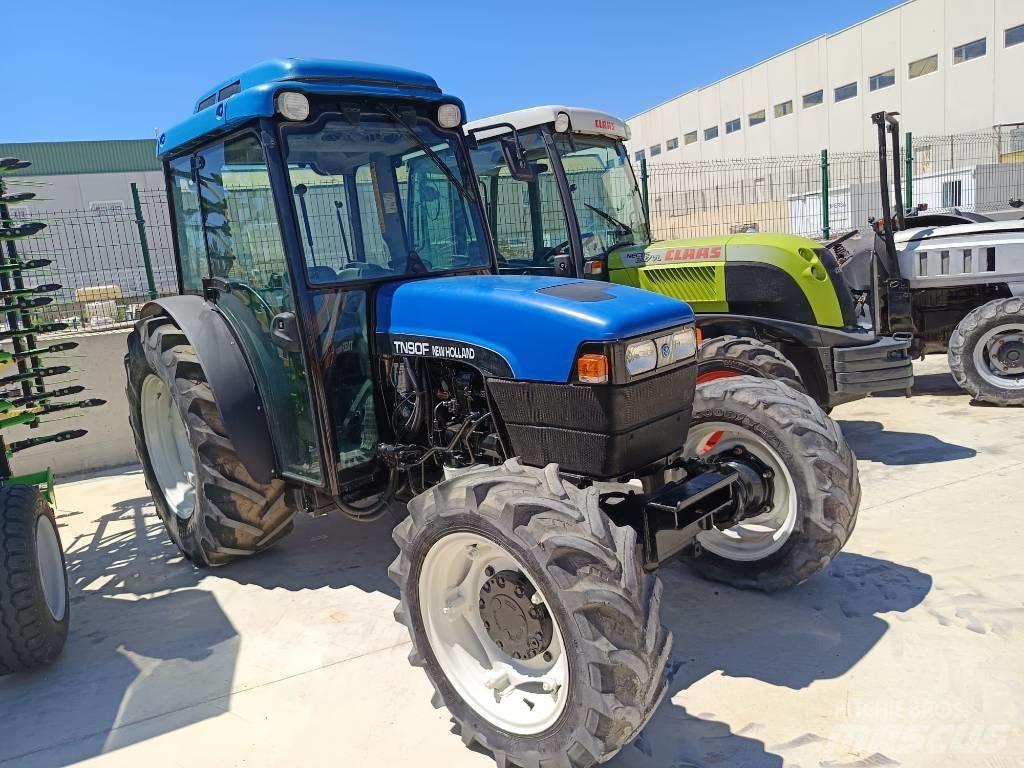New Holland TN90FC Трактори