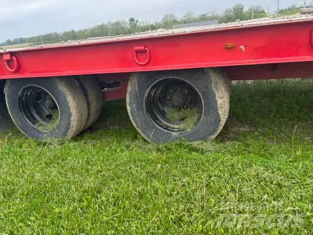 Sterling L 7500 Самосвал