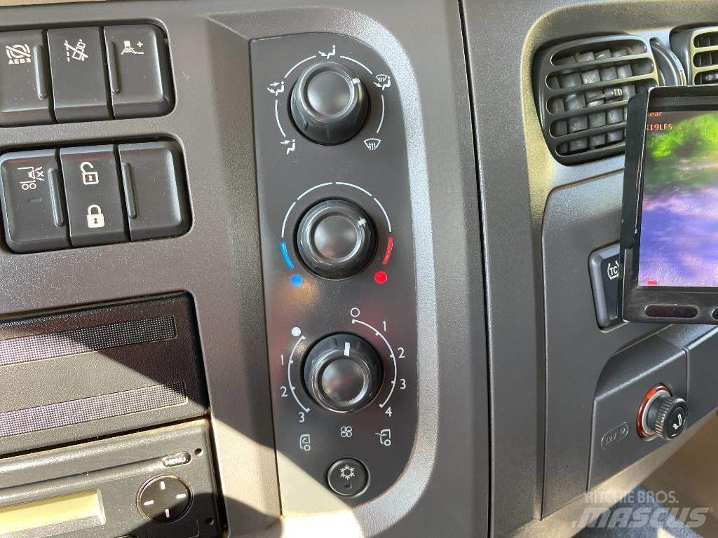 DAF LF 230 Автоматични метачки с четки