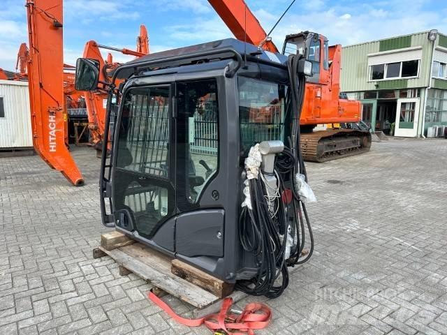 Hitachi ZX-LC-5B Кабина