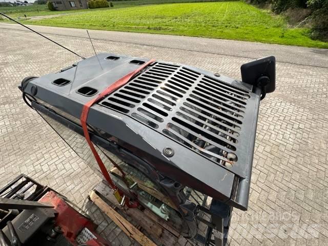 Hitachi ZX-LC-5B Кабина