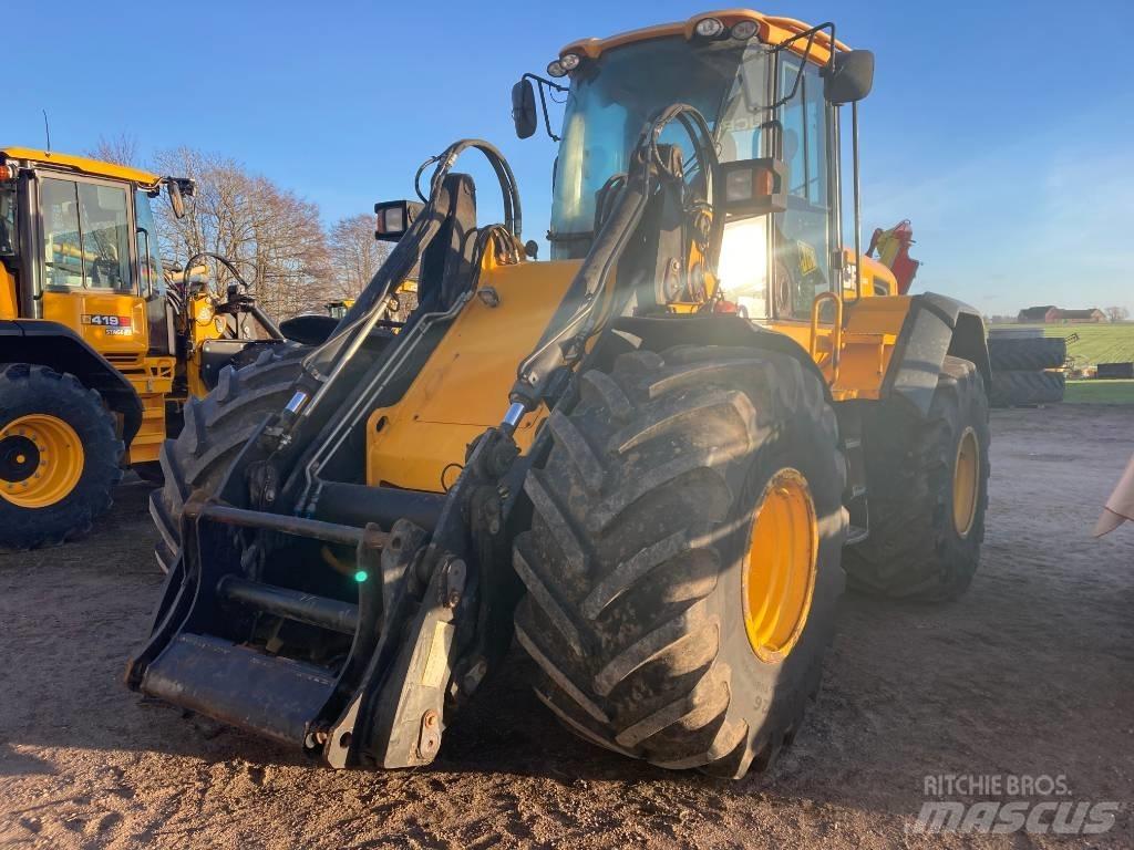 JCB 426E AGRI Колесни товарачи