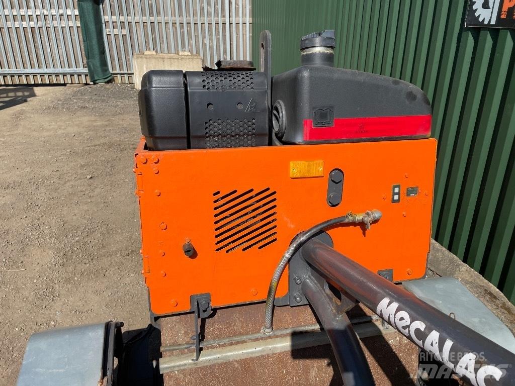 Mecalac MBR 71 Еднобарабанни ролки
