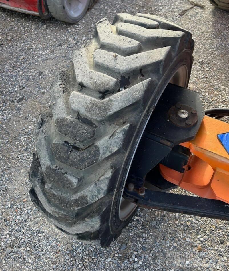 JLG 340 AJ Съчленени стрелови подемници
