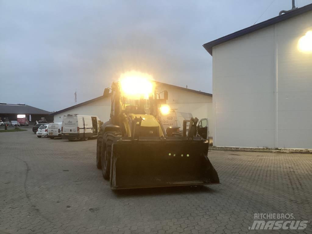 New Holland B 115 C Товарач със заден ексватор