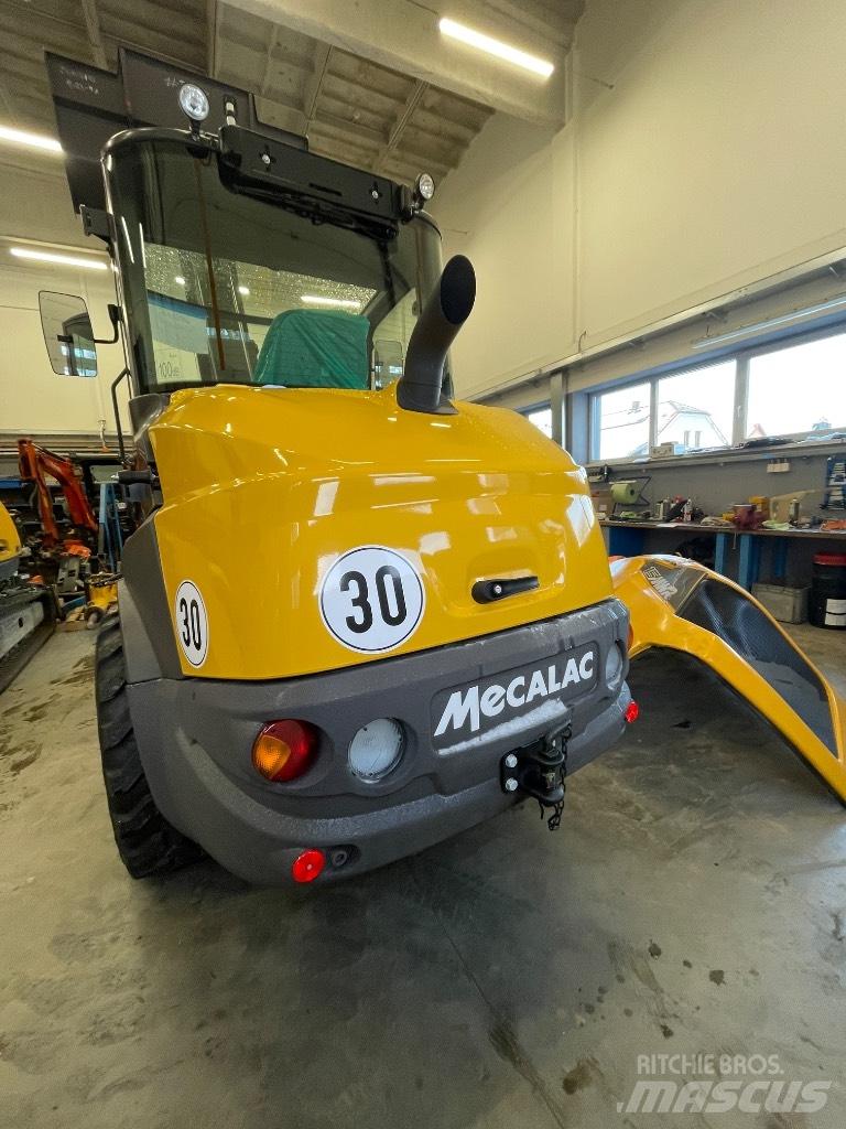 Mecalac AX 1000 Колесни товарачи