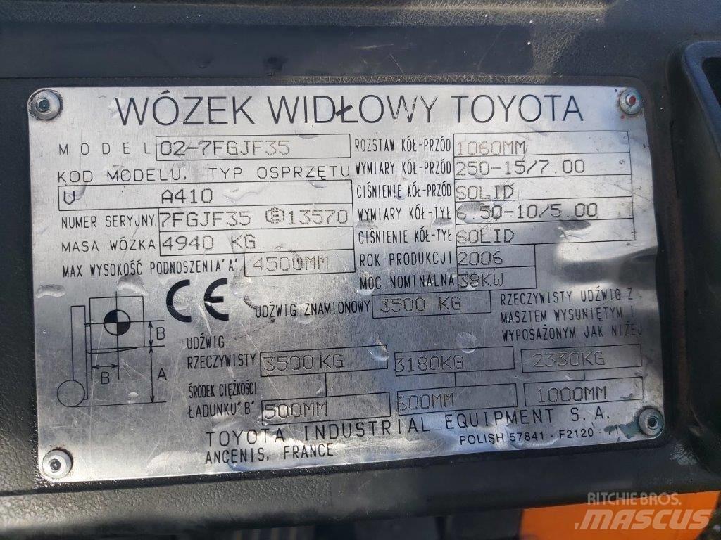 Toyota 7FG35 Камиони с АГУ