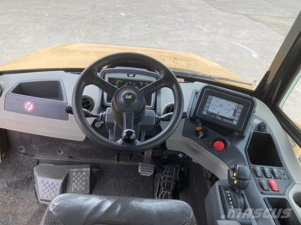 CAT 745 Дъмпери/моторни превозни средства