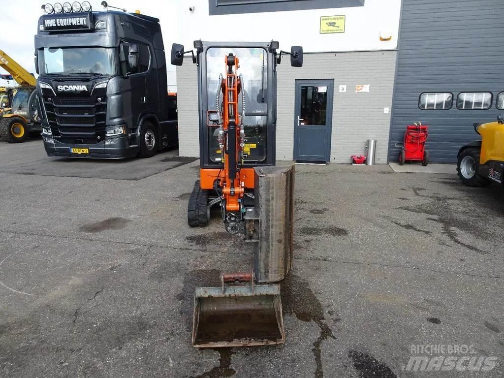 Hitachi ZX19-6CR Мини екскаватори < 7 т