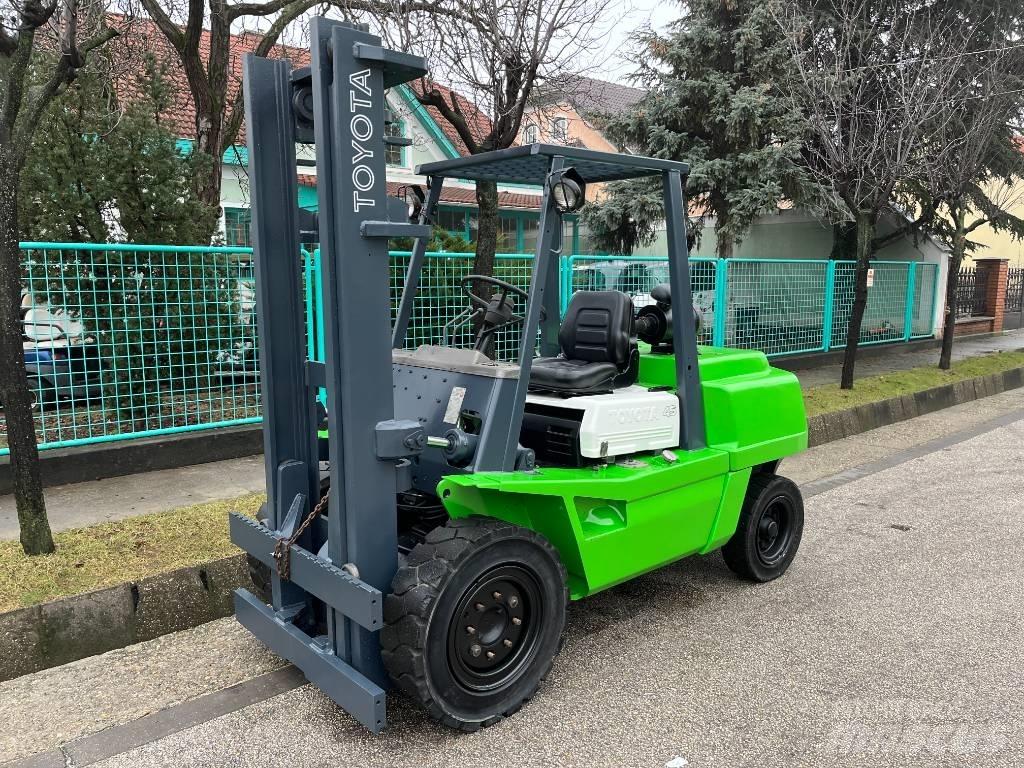 Toyota 3FG45 V-3446 Камиони с АГУ