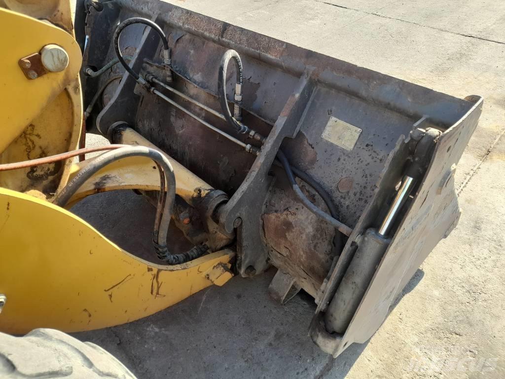 CAT 908 H 2 Колесни товарачи