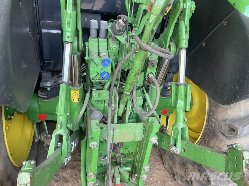 John Deere 6110M Трактори