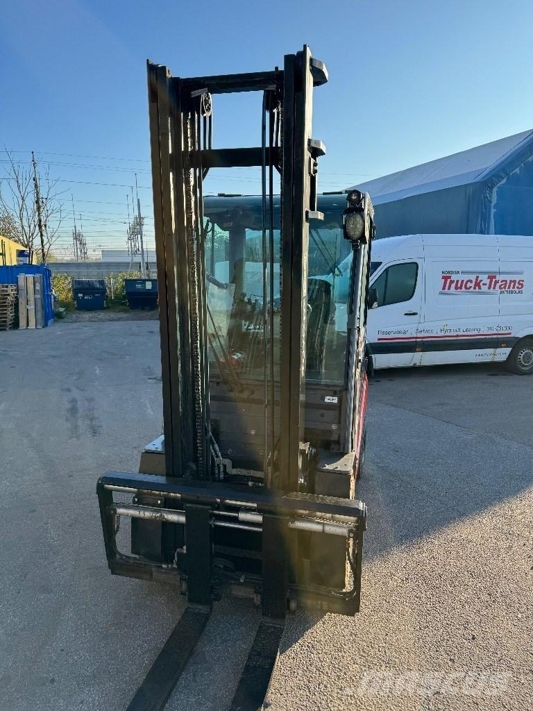 Toyota 02-8FDF25 Дизелови камиони