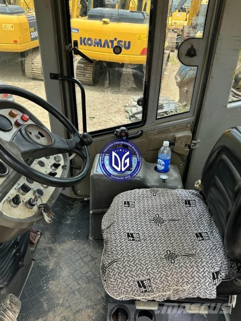 XCMG XS 203 J Еднобарабанни ролки
