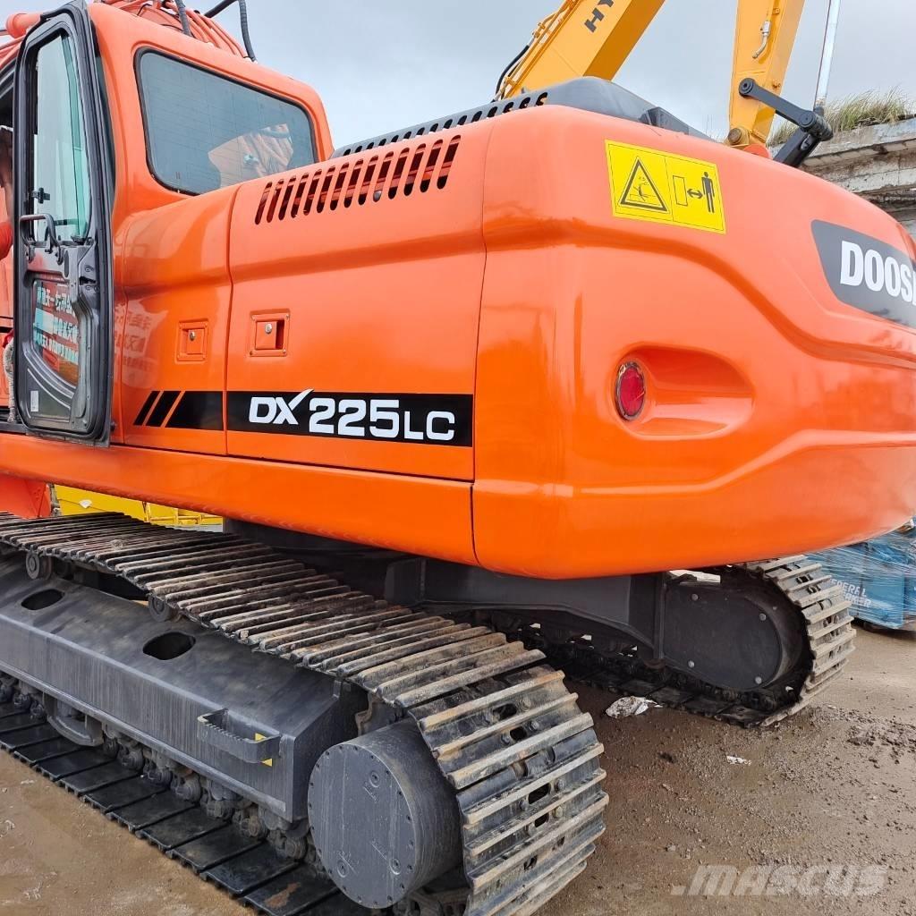 Doosan DX 225 Верижен екскаватор