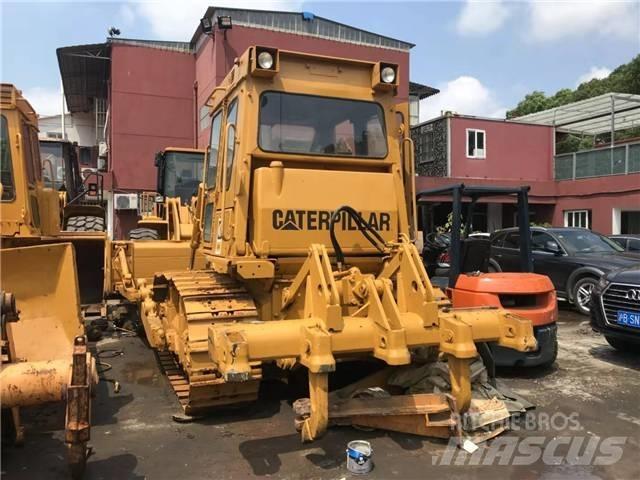 CAT D6D Верижни булдозери

