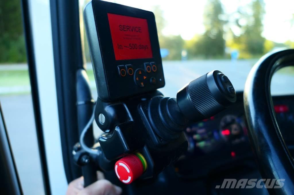 Scania R590B6x2nb Камиони с кран с кука