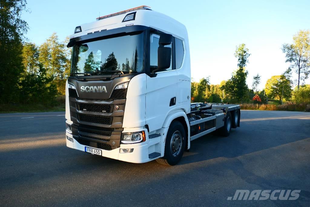 Scania R590B6x2nb Камиони с кран с кука