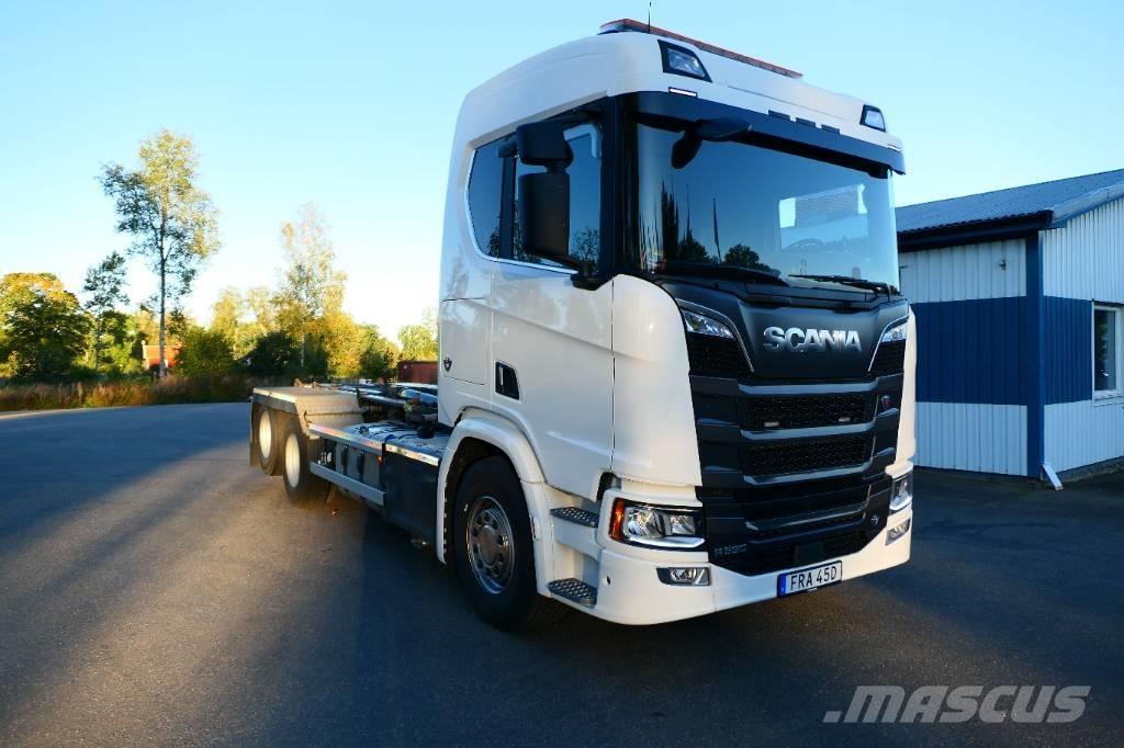 Scania R590B6x2nb Камиони с кран с кука