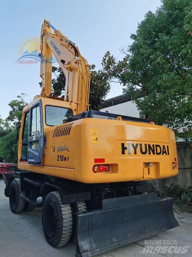 Hyundai R210W-7 Колесни екскаватори