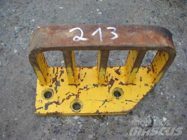 CAT (213) Tritt Шаси