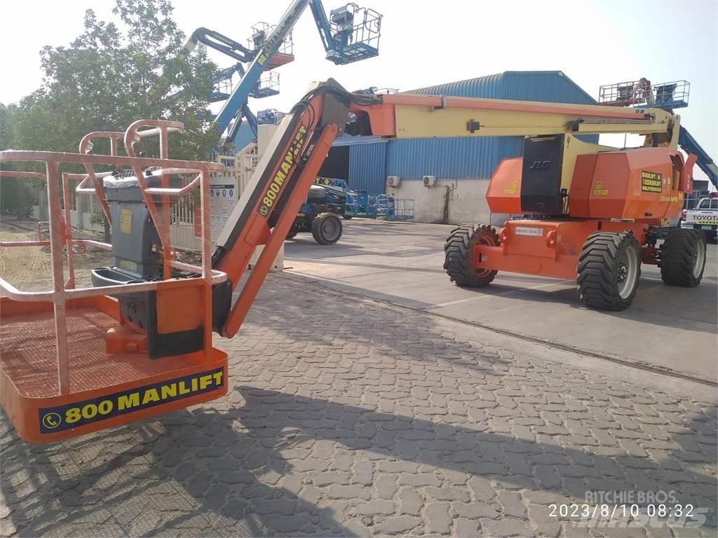 JLG 800AJ Съчленени стрелови подемници