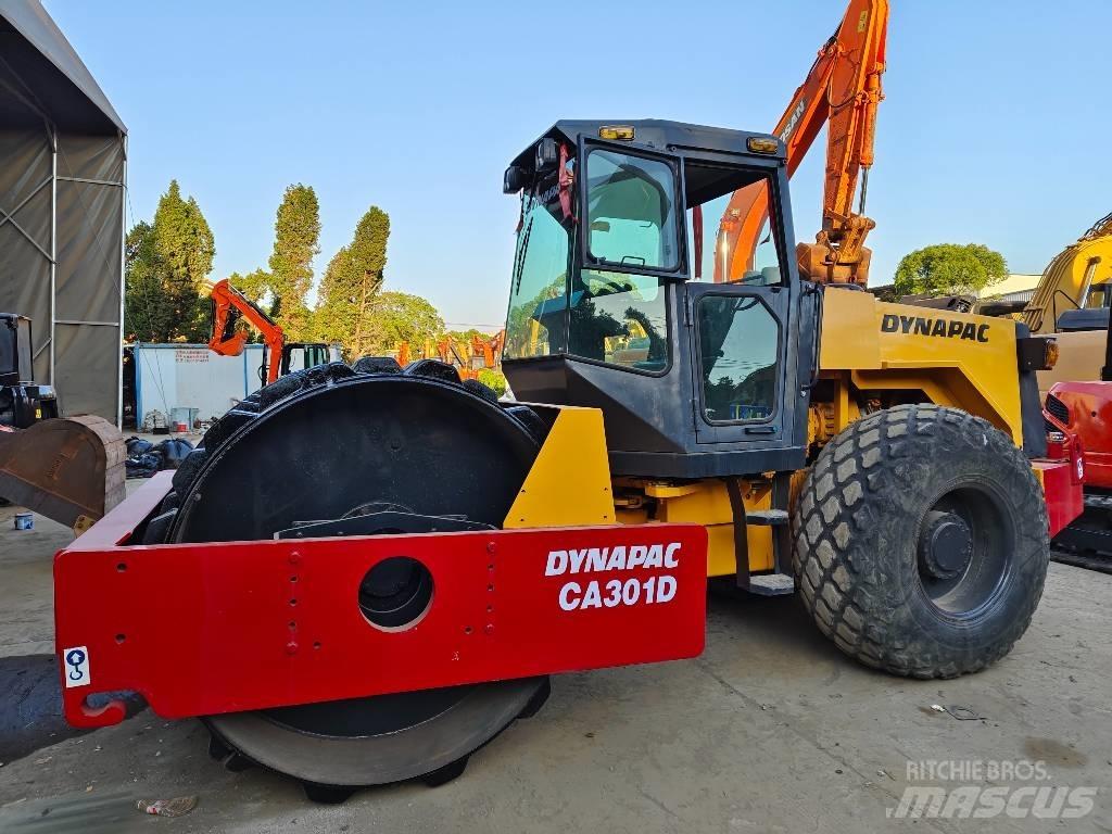Dynapac CA 301 D Еднобарабанни ролки
