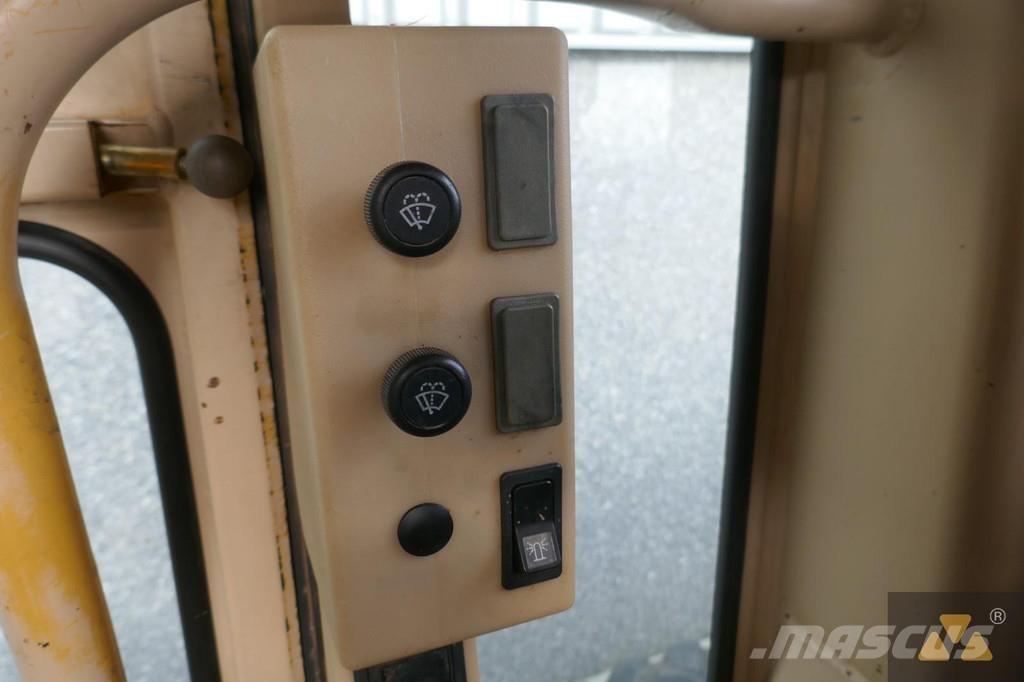 CAT 140H Грейдери