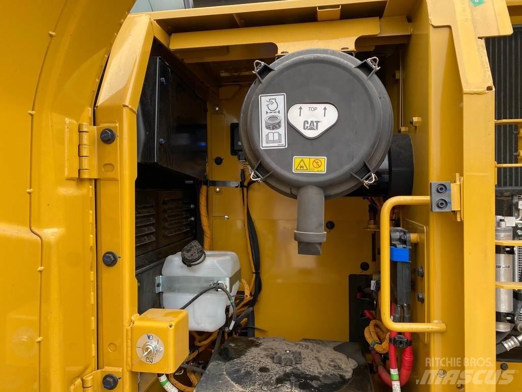 CAT 323D3 Верижен екскаватор