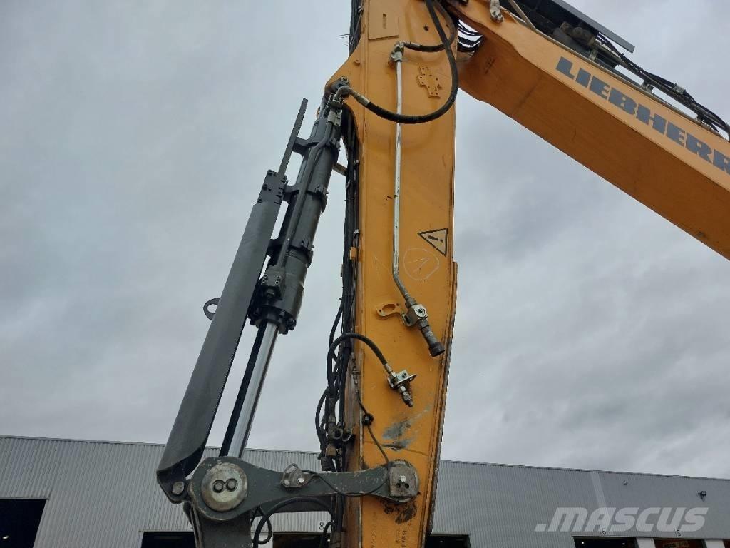 Liebherr R 936 LC Верижен екскаватор