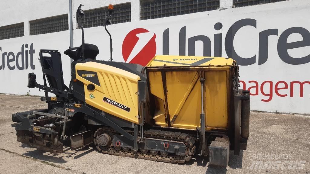 Bomag BF 200 C-2 Машини за асфалт