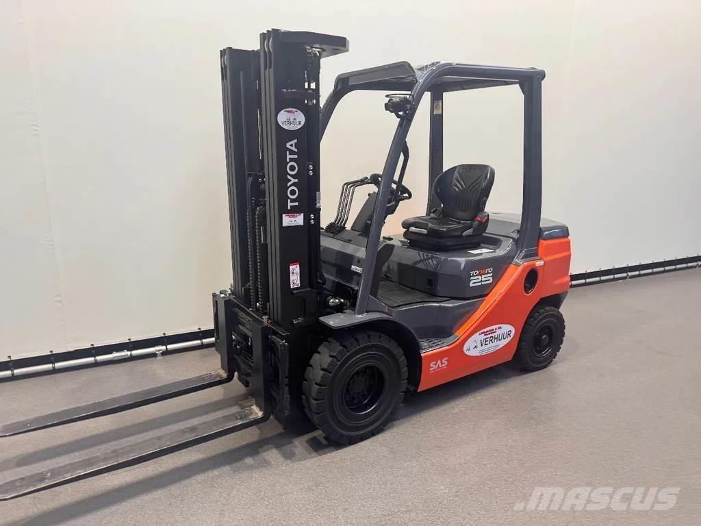 Toyota 52-8 FDF 25 Дизелови камиони