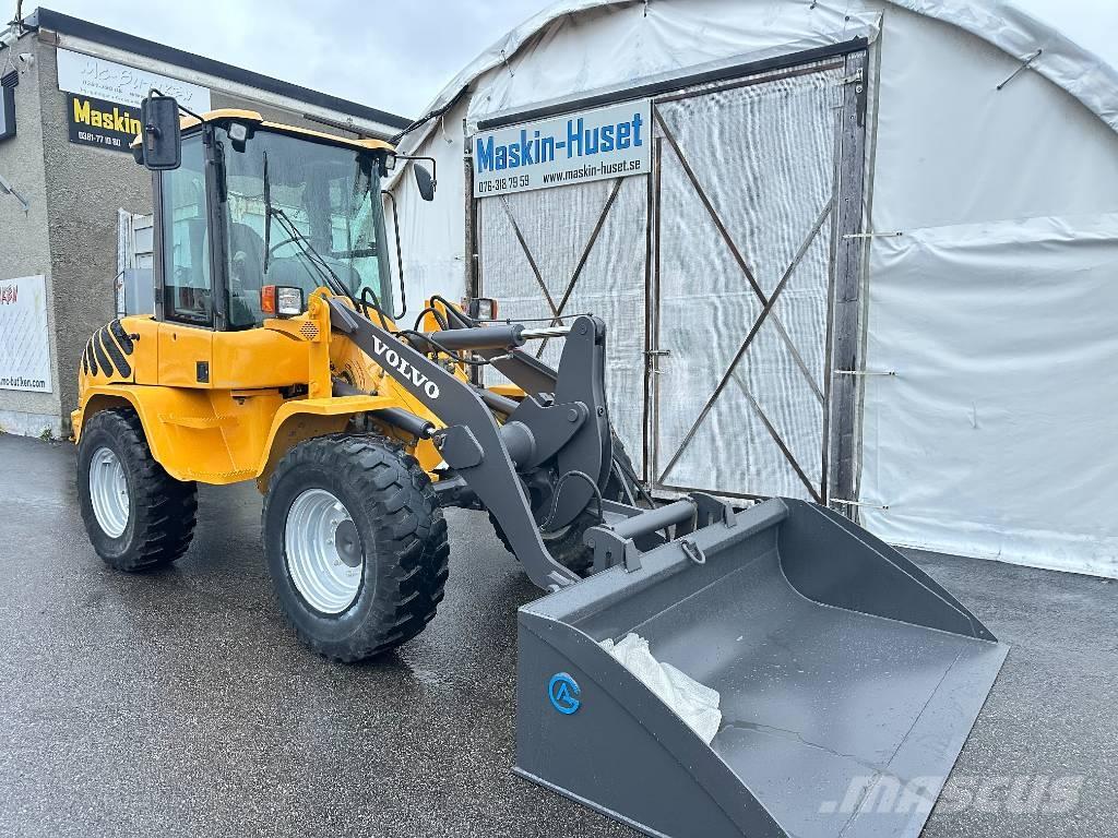 Volvo L30B Колесни товарачи