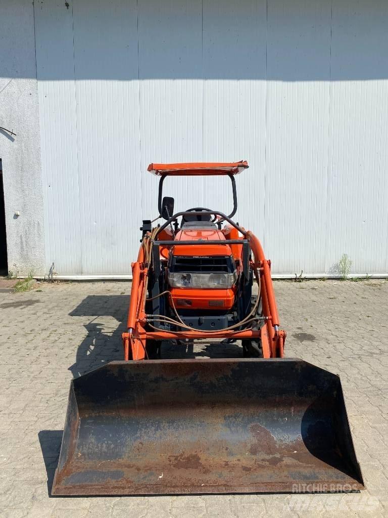 Kubota GL240+tur Компактни трактори