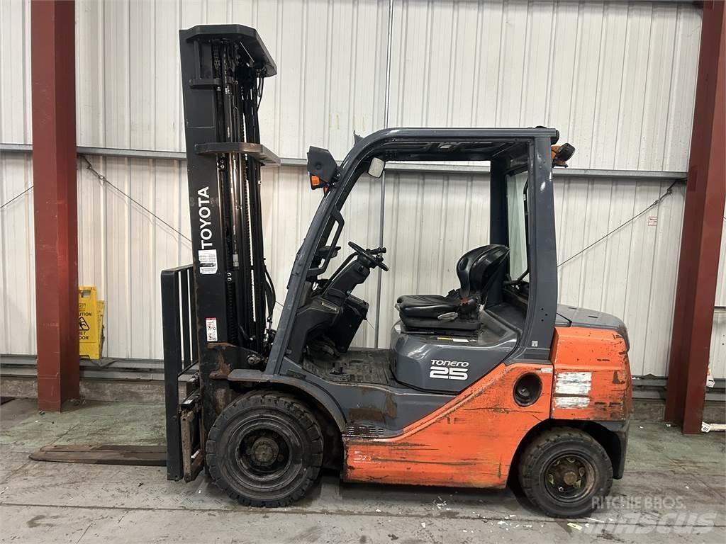 Toyota 02-8FDF25 Дизелови камиони