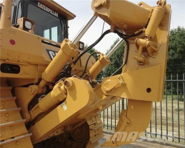 CAT D 8 R Верижни булдозери

