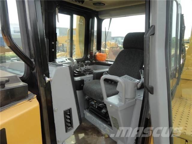 CAT D 8 R Верижни булдозери
