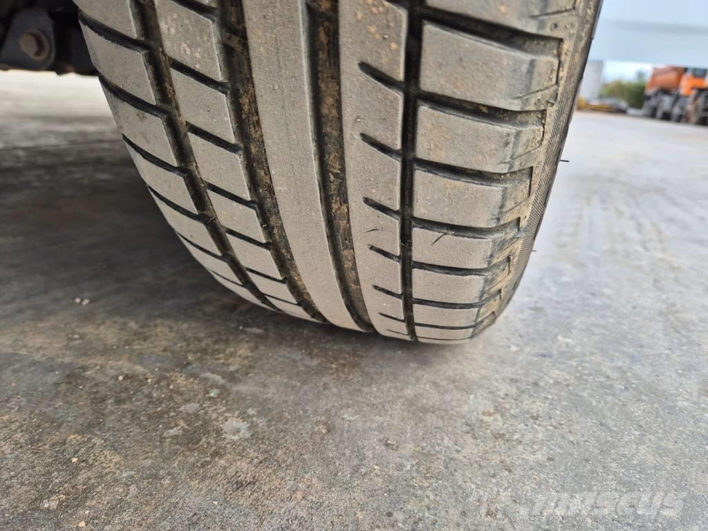 Ford Courier Фургони
