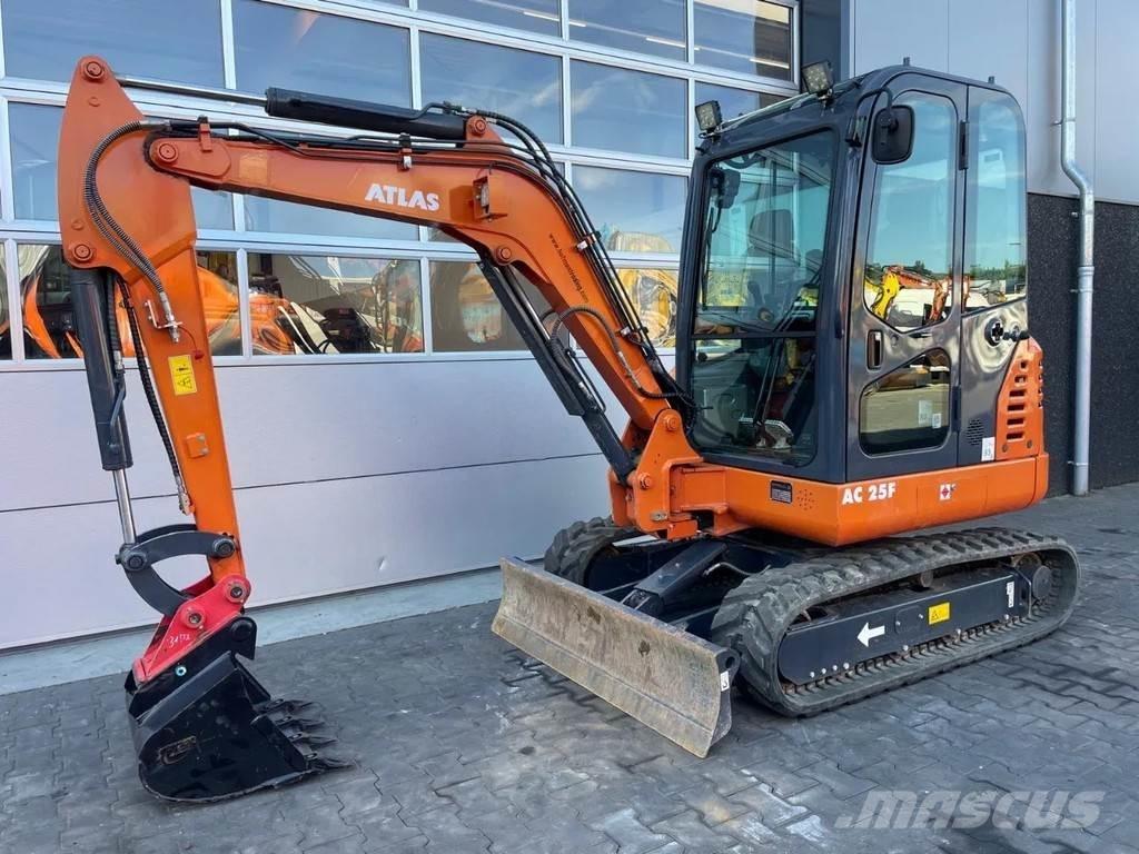 Atlas AC25F Мини екскаватори < 7 т