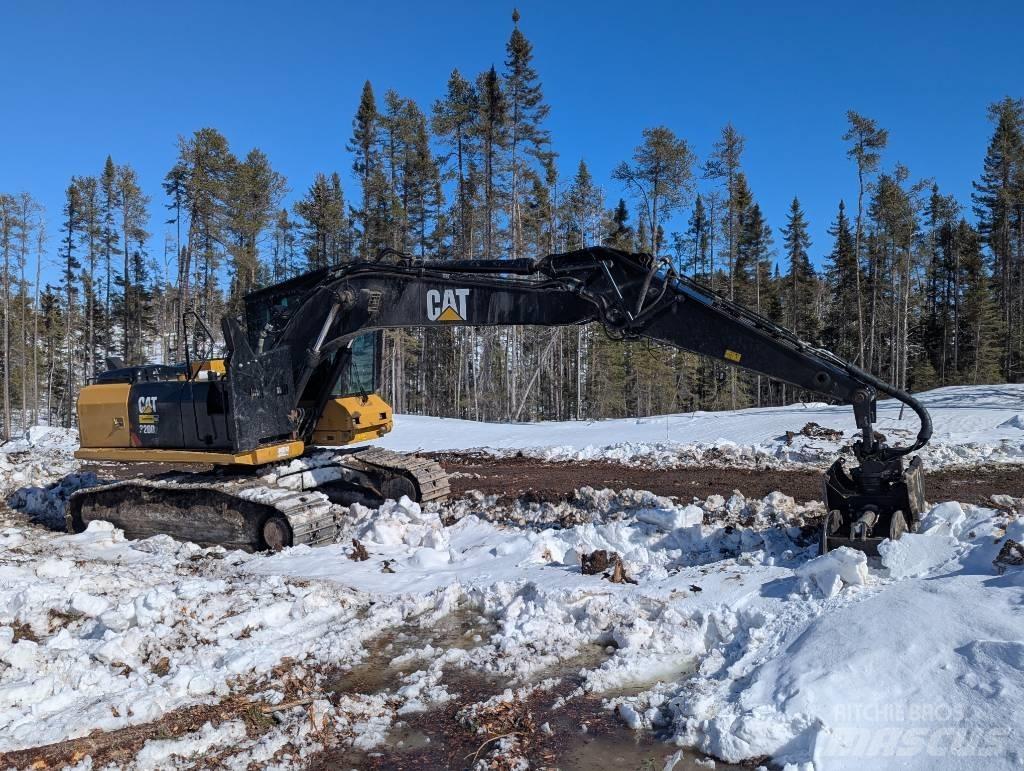 CAT 320 D FM Товарачи с наклонена стрела
