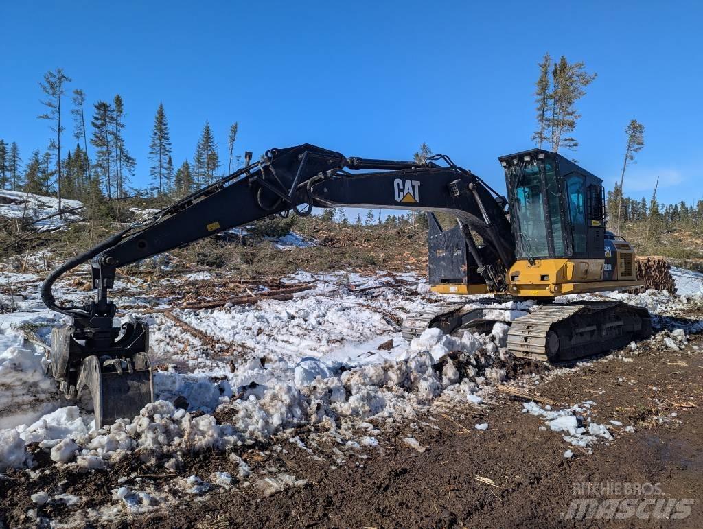 CAT 320 D FM Товарачи с наклонена стрела
