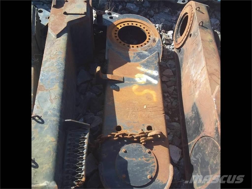 CAT 560 Pendelarm Предаване