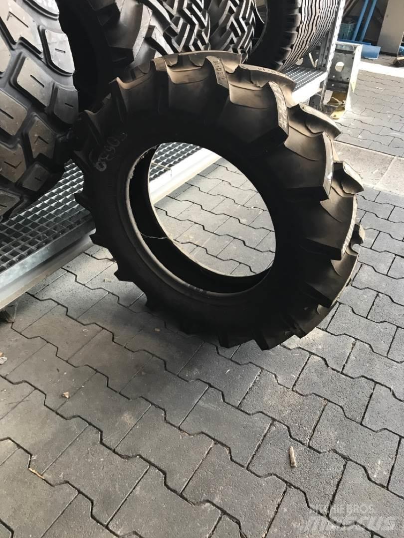 Pirelli 7.50-18 Колелета/Гуми