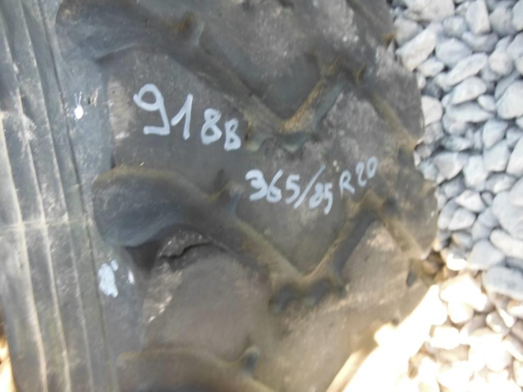 Michelin 365/85R20 Колелета/Гуми