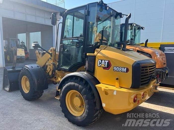 CAT 908M Колесни товарачи