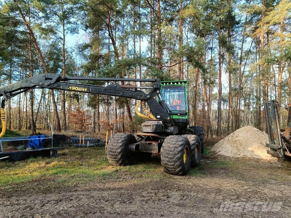 John Deere 1270 D Харвестери
