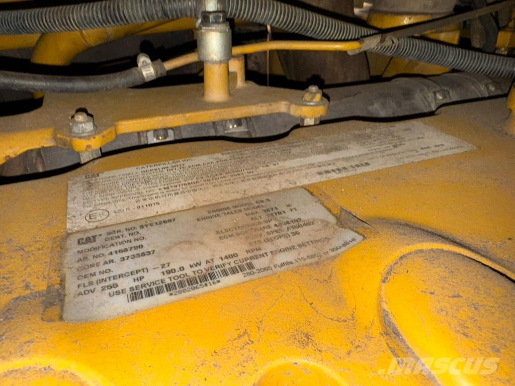 CAT D6T LGP Верижни булдозери
