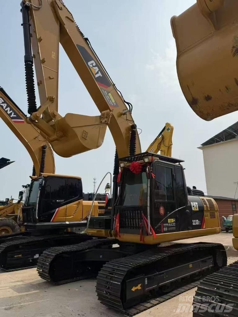 CAT 323D2L Верижен екскаватор