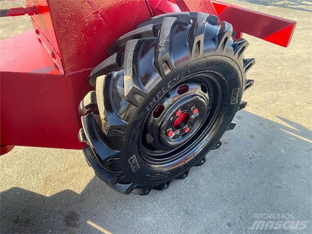 Weidemann 1302 Мини товарачи